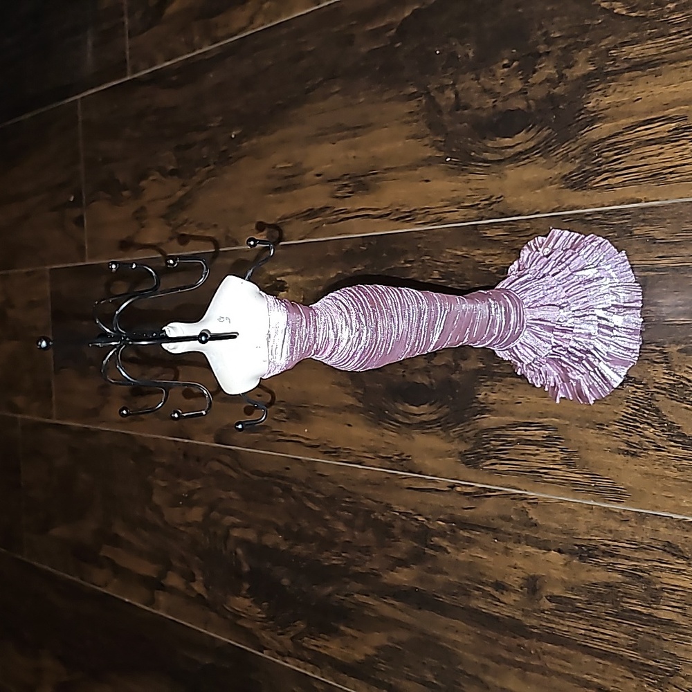 Beautiful Lady Jewelry Holder!